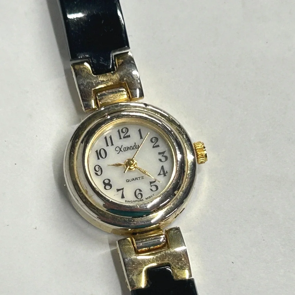 Vintage Womens Bracelet Watch Black Gold Tone Round Face‎ Quartz Dress Watch